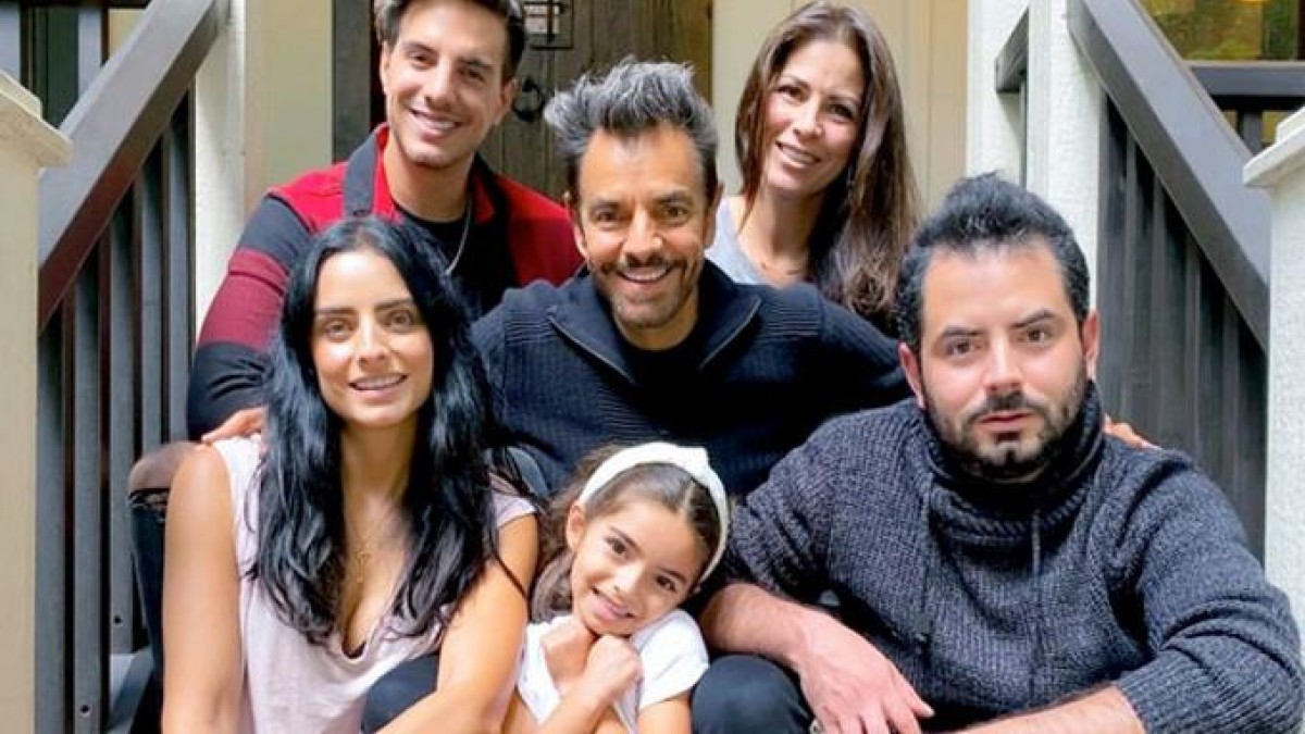 La familia Derbez se va “al otro extremo” y llega al bosque en su “reality”