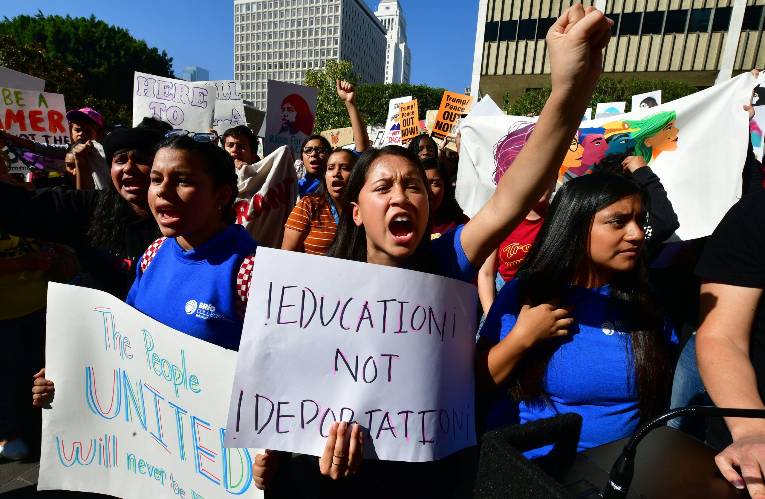 Líderes presionan en Arizona en favor de colegiaturas justas para “soñadores”