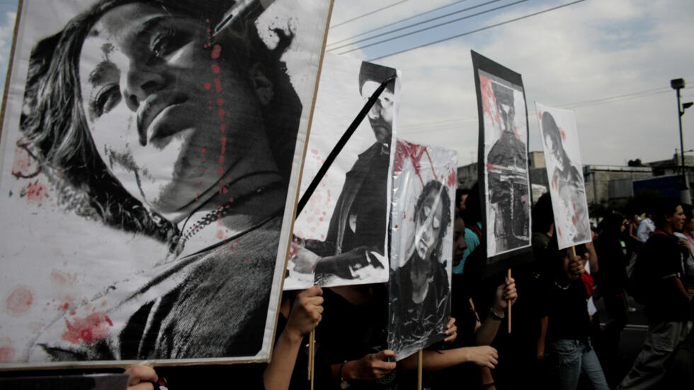 Marcha conmemora 55 años de la matanza de Tlatelolco y exige respuestas al Gobierno mexicano