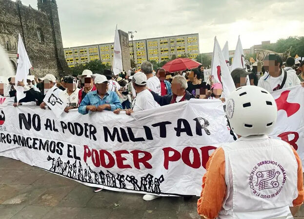 Marcha por el 2 de octubre en la Ciudad de México: Manifestantes se congregan en la Plaza de las Tres Culturas y marchan hacia el Zócalo