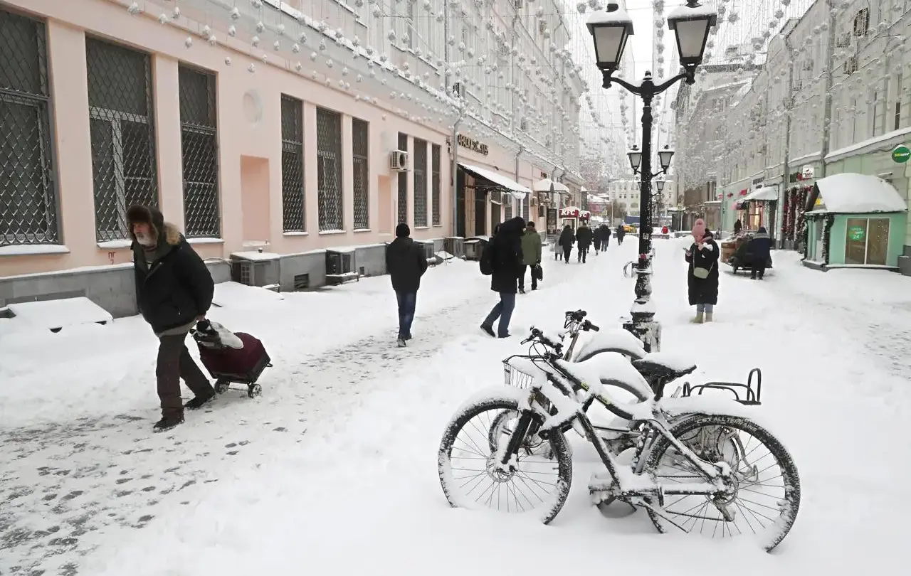 Moscú bajo la nieve récord histórico de nevadas cubre la capital rusa con medio metro de nieve |
