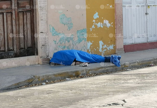 Muere en vía pública
