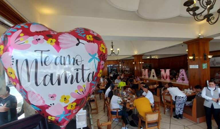 Palapas de la Estancia llenas por festejo a mamás