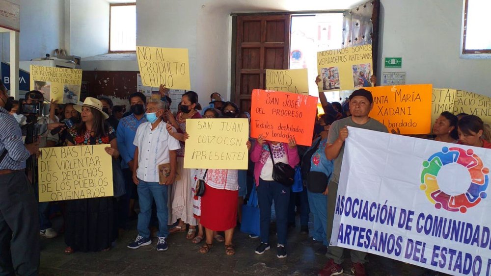 PROTESTAN AMBULANTES Y ARTESANOS 