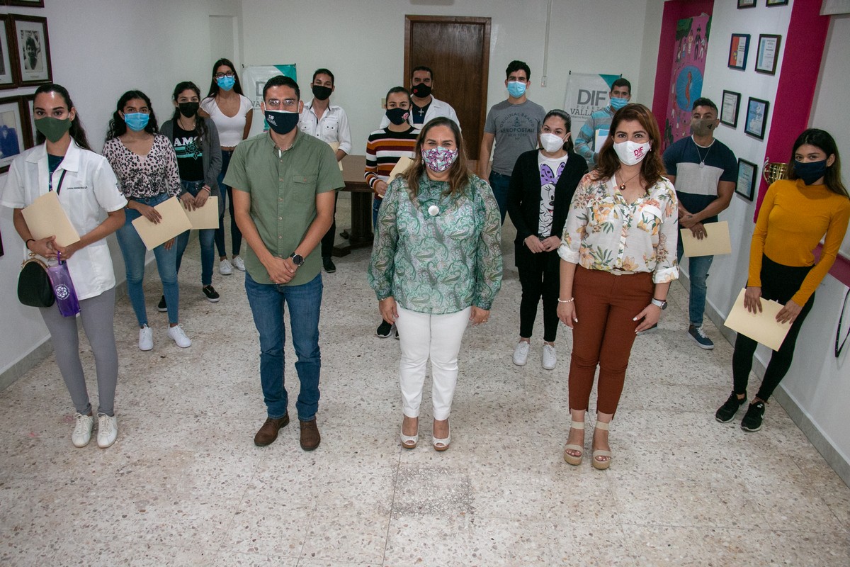 Reconoce DIF Vallarta a estudiantes de Nutrición