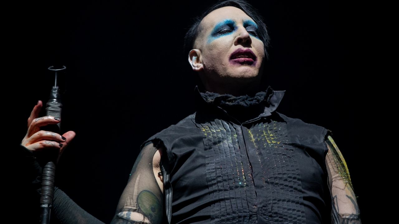 Reportan “incidente perturbador” en mansión del cantante Marilyn Manson, tras acusación de abuso