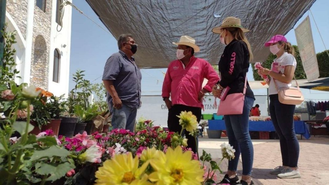 Ricardo Badillo recorre comunidades de San Juan del Río