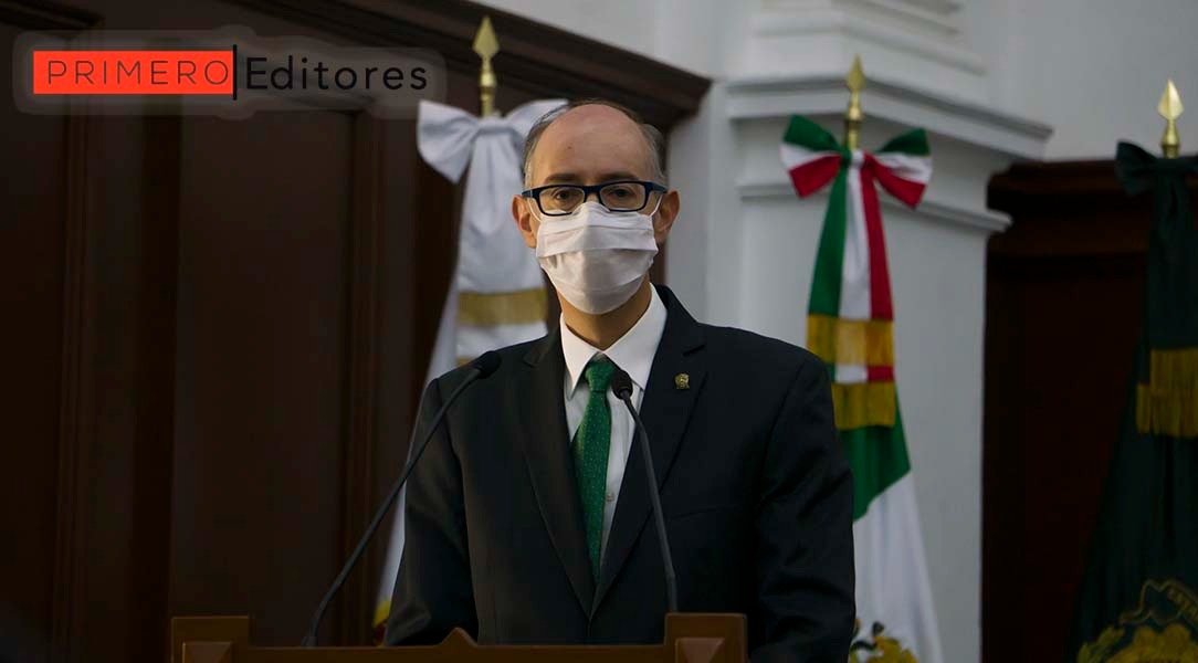 Rindió protesta Carlos Barrera como nuevo rector de UAEM