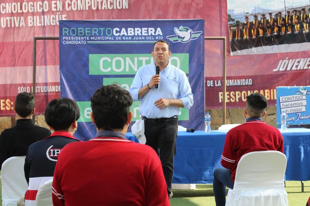 Roberto Cabrera propone trabajar con los jóvenes de San Juan del Río