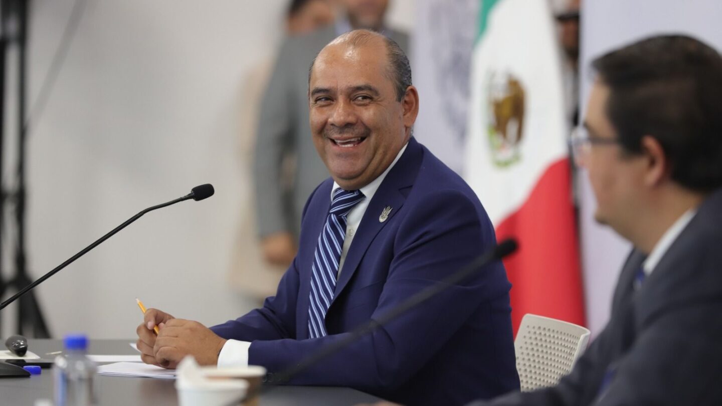 Rosendo Anaya invita a participar en la fiesta que es la democracia |