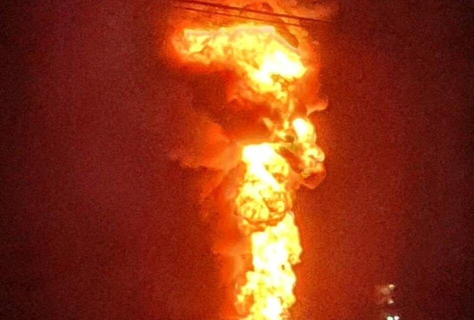 Se registra incendio en ducto de Pemex en San Juan del Río