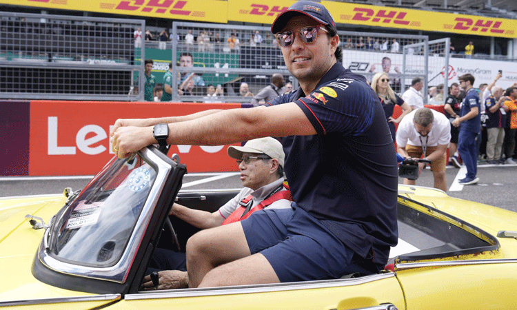 Sergio ‘Checo’ Pérez se retira del Gran Premio de Japón en la vuelta 15 debido a daños en su monoplaza