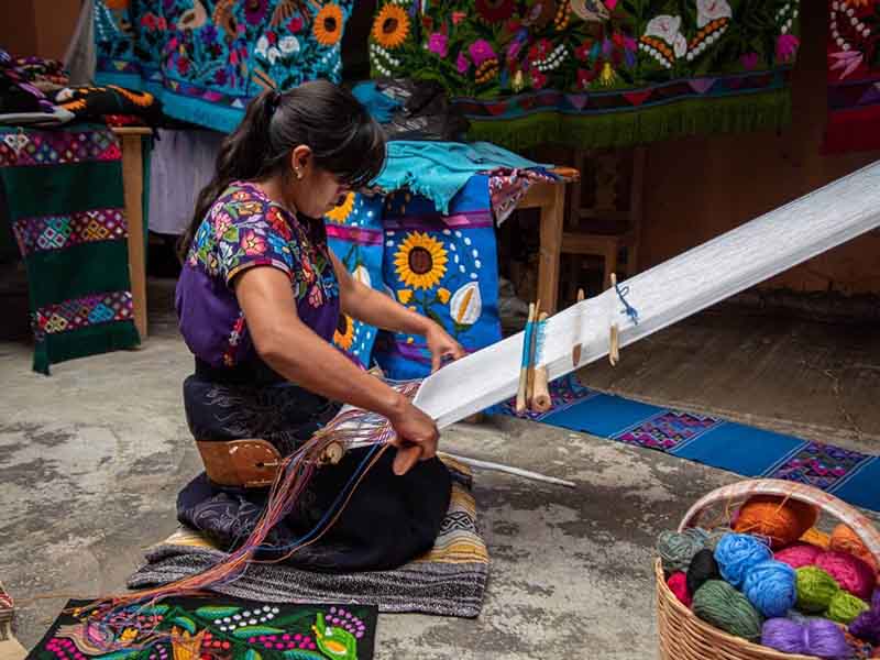 Suben costos de materiales para artesanos