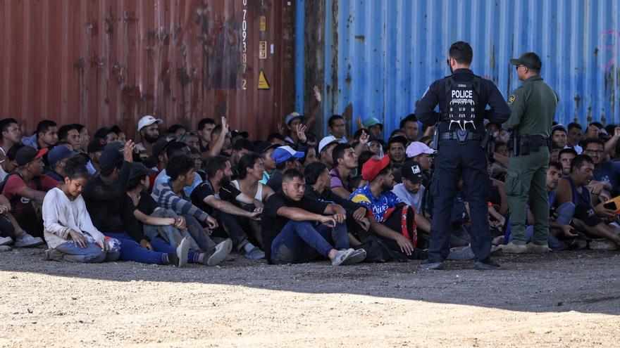 Suspensión temporal de trámite de trenes en dos pasos fronterizos de EE.UU. debido al aumento del flujo migratorio.