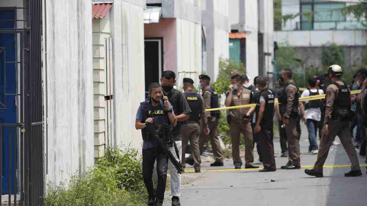 Tragedia en Bangkok: Adolescente de 14 años desata tiroteo en centro comercial, dejando 3 muertos