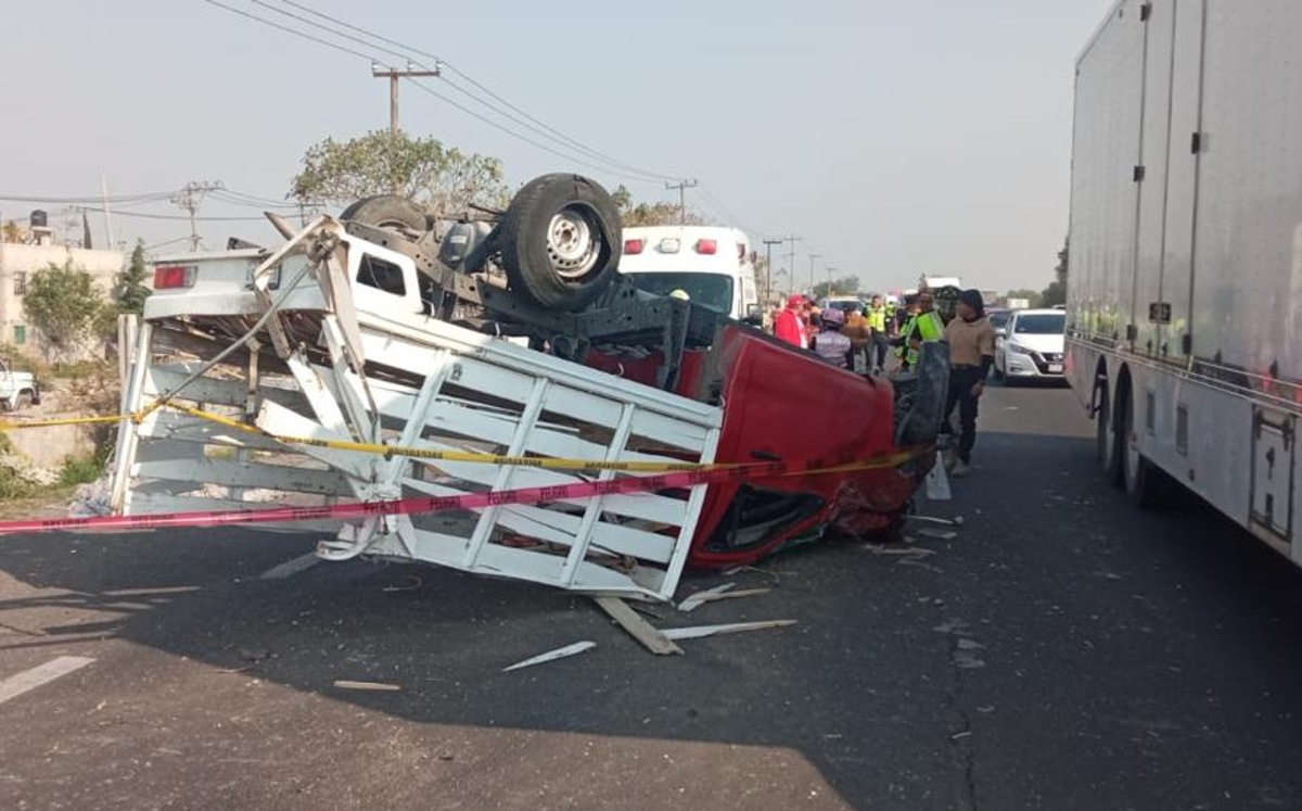 Trágico choque de camiones en el Circuito Exterior Mexiquense deja 6 víctimas mortales