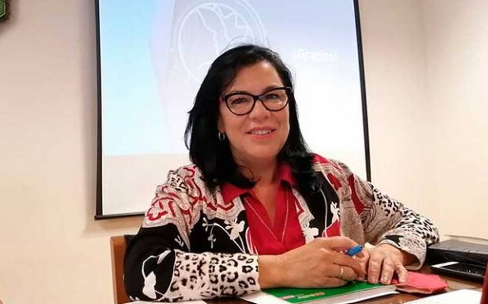 Yolanda Ballesteros se retira de contienda por la rectoría de UAEM