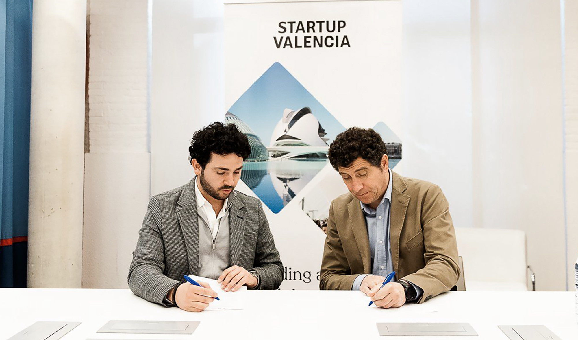 Firma gobierno de Puebla convenio con “Startup Valencia”