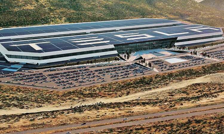 El Gobierno de Nuevo León espera respuesta sobre freno de planta de Tesla: Minuto a Minuto