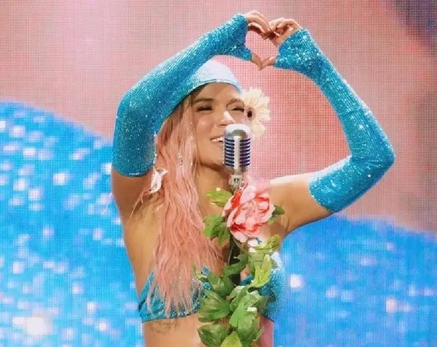 Karol G culmina su ‘Mañana será bonito Tour’ con transmisión en vivo y gratuita: Celebración de su éxito y polémica tras ser nombrada ‘Mujer del Año’ por Billboard Latinas