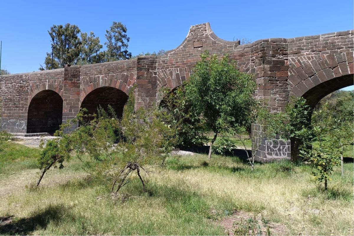 Proyecto de recuperación: el presidente municipal de San Juan del Río busca rescatar el parque familiar del Puente de la Historia