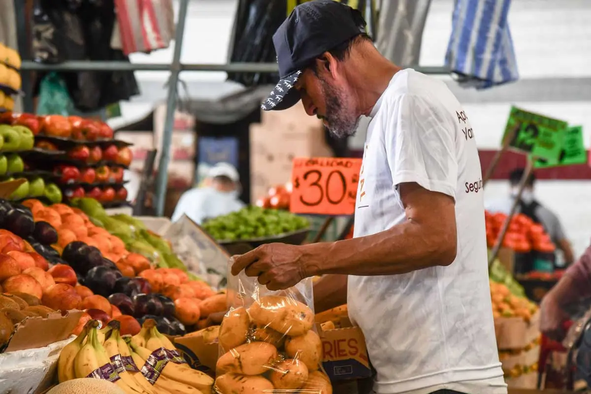 El costo de la canasta básica en México aumentó 83 anual en abril casi el doble de la inflación general según datos del Instituto Nacional de Estadística y Geografía Inegi