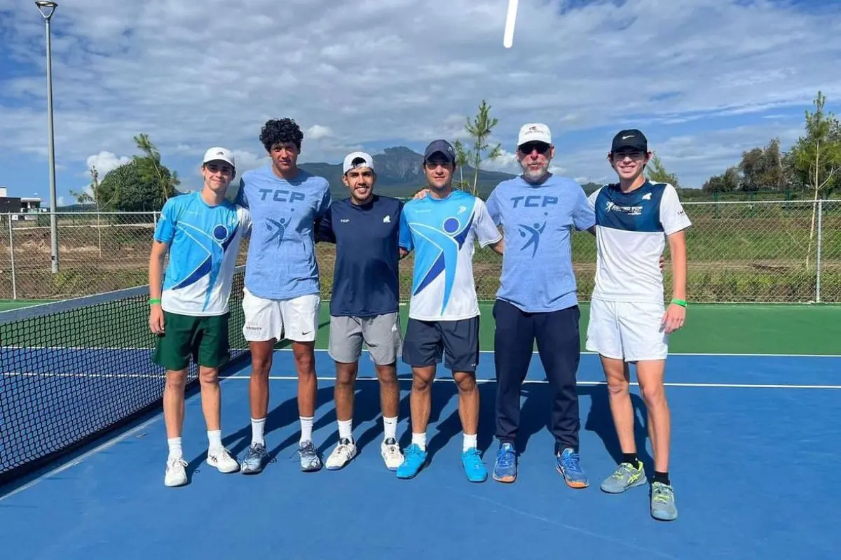 El tenista zacatecano Rafael Candelas Ruíz ha iniciado su carrera profesional en el deporte blanco |