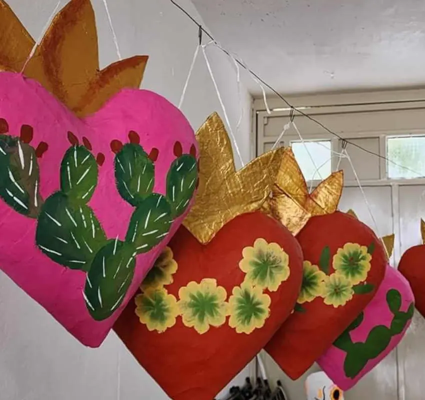 Decoran callejones de Zacatecas para celebrar las fiestas patrias