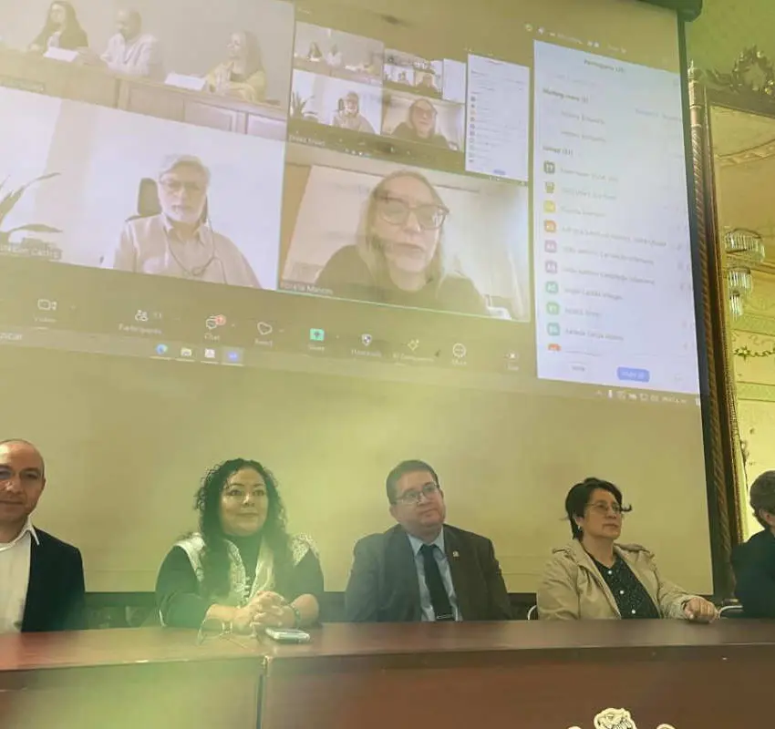 Expertos conversan sobre los desafíos hídricos en coloquio internacional