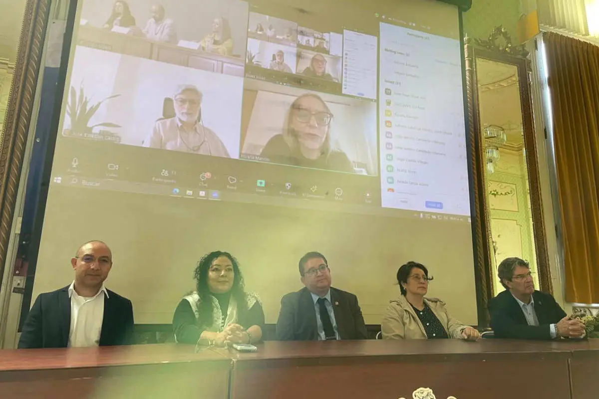 Expertos conversan sobre los desafíos hídricos en coloquio internacional |