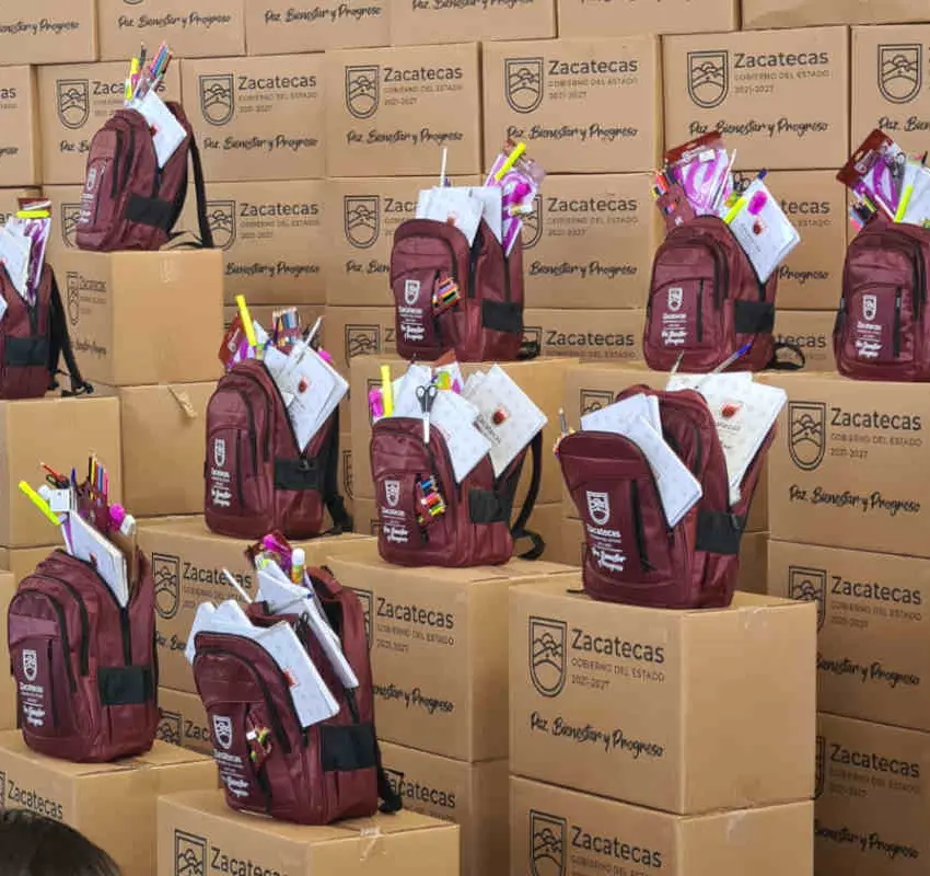 Instalan el Macro Centro de entrega de útiles escolares para estudiantes de Zacatecas y Guadalupe