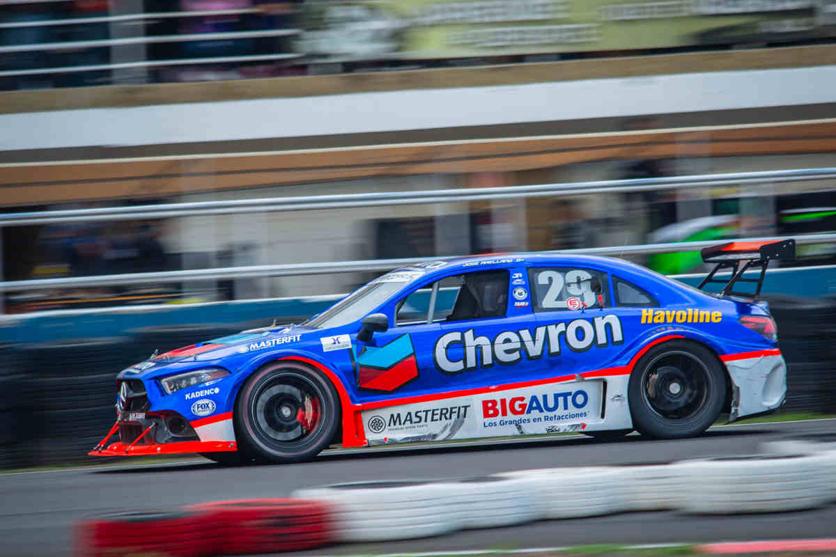 Pepe Arellano tuvo un complicado fin de semana pero rescató un Top 10 en el Autódromo de León