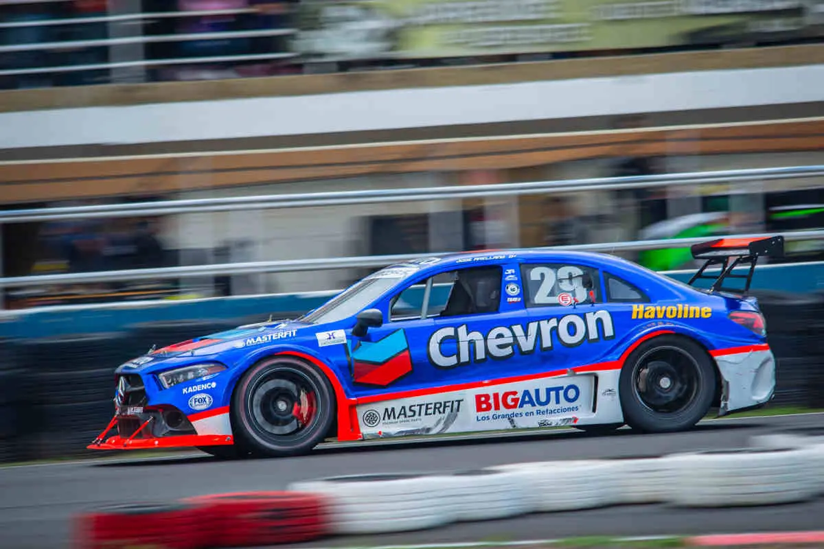 Pepe Arellano tuvo un complicado fin de semana pero rescató un Top 10 en el Autódromo de León |