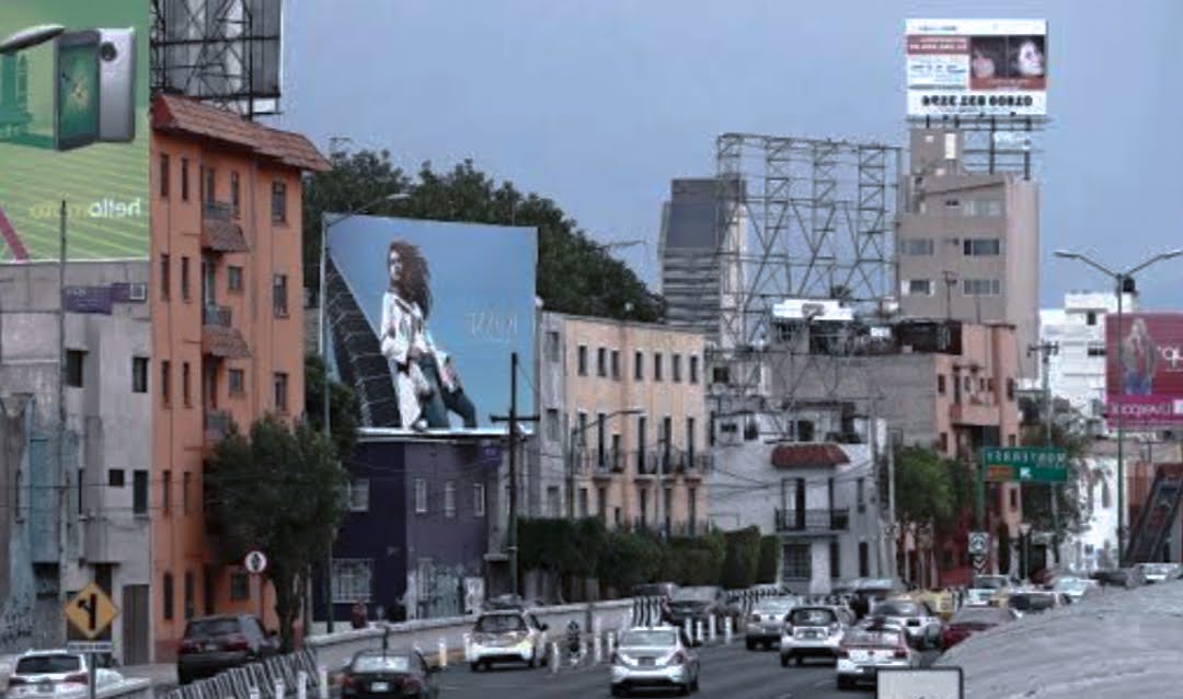 Desorden generado por la nueva normativa de publicidad exterior en la CDMX