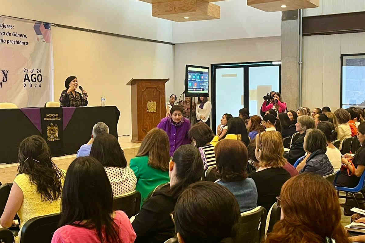 Realizan seminario para el adelanto de las mujeres en la Unidad de Estudios del Desarrollo