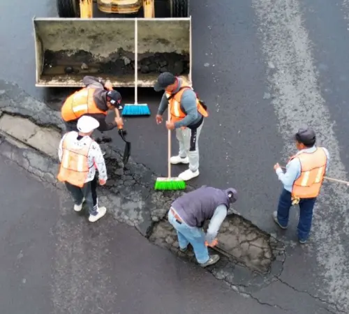 Bacheo en la carretera federal #115 Amecameca-Chalco