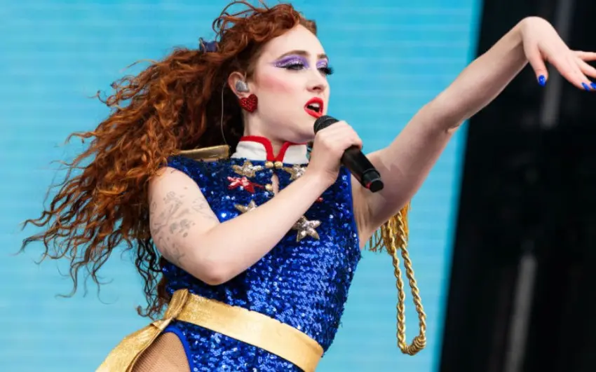 Los VMA’s y una gira por Europa: ¿Ahora por qué están ‘cancelando’ a Chappell Roan?
