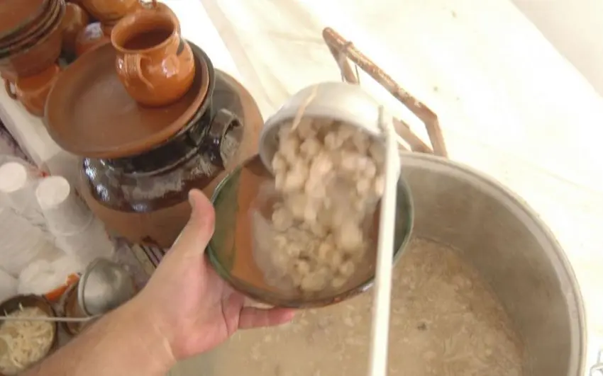 ¿Se cocinaba con carne humana? La oscura historia detrás del pozole mexicano