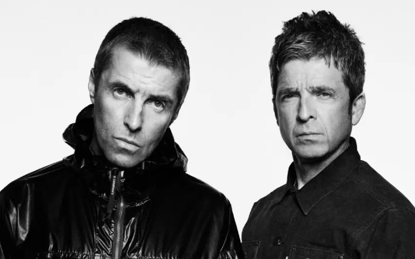 “Half the World Away”: El himno personal de los Gallagher que marcó el regreso de Oasis