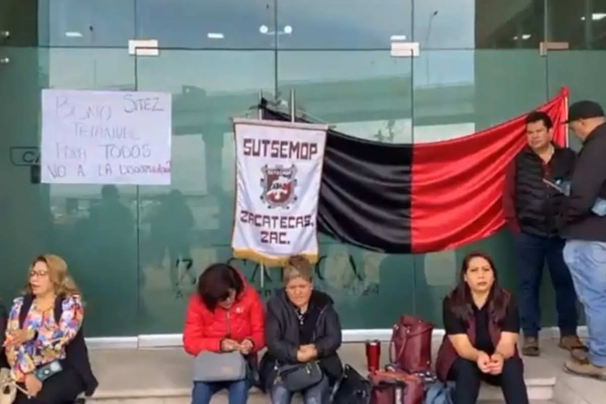 Toman trabajadores la presidencia municipal de Zacatecas exigen el bono de fin de trienio |