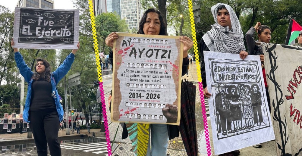 10 años y 10 pancartas en la marcha por los 43 desaparecidos de Ayotzinapa