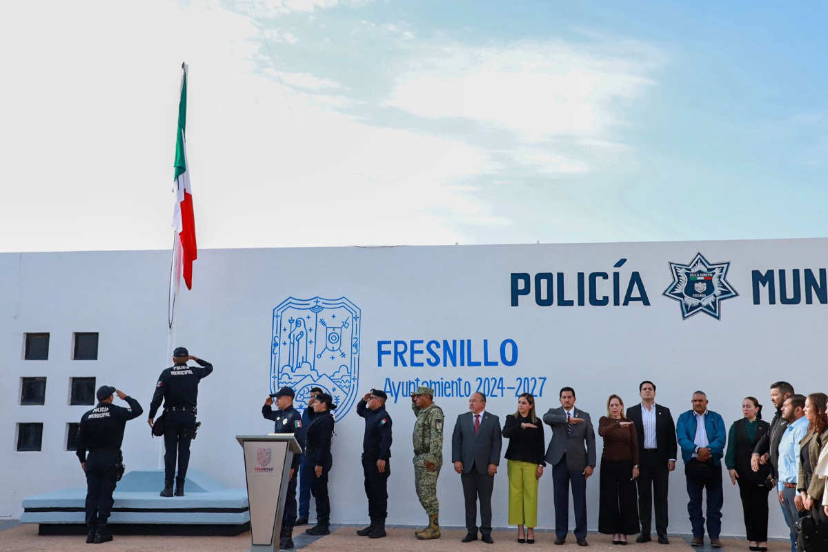 Fresnillo: Llevan a cabo los Honores a la Bandera en la Policía Municipal