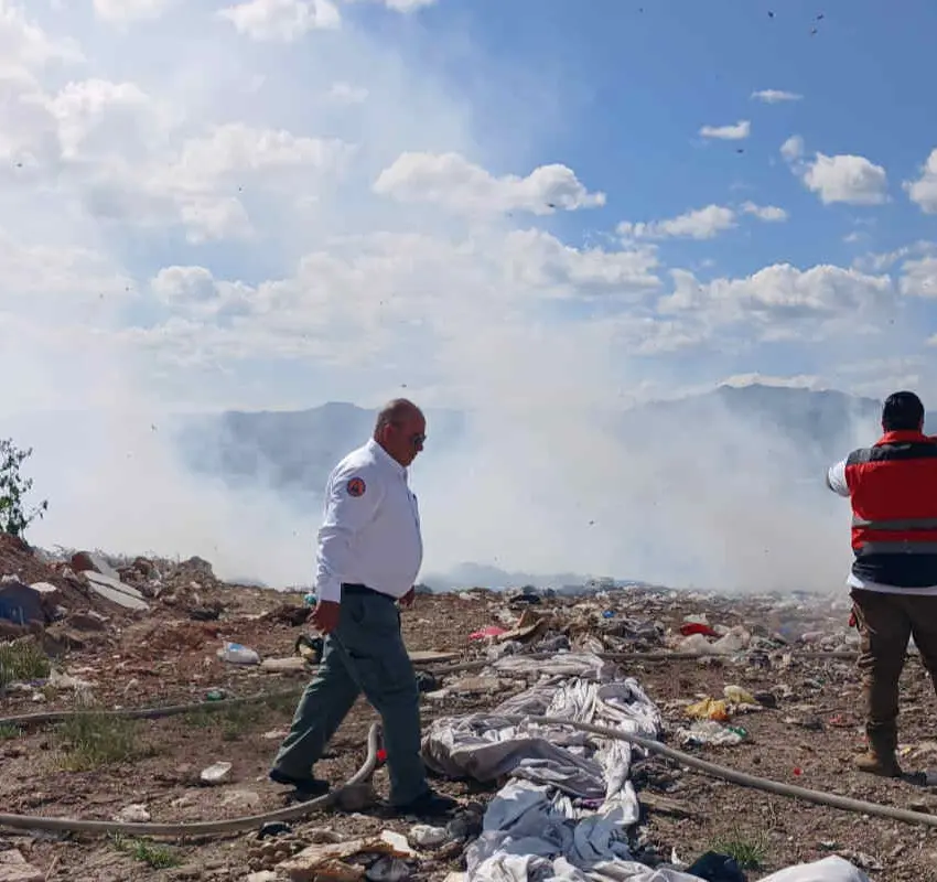 Protección Civil y Bomberos logran controlar incendio en el basurero de Jerez