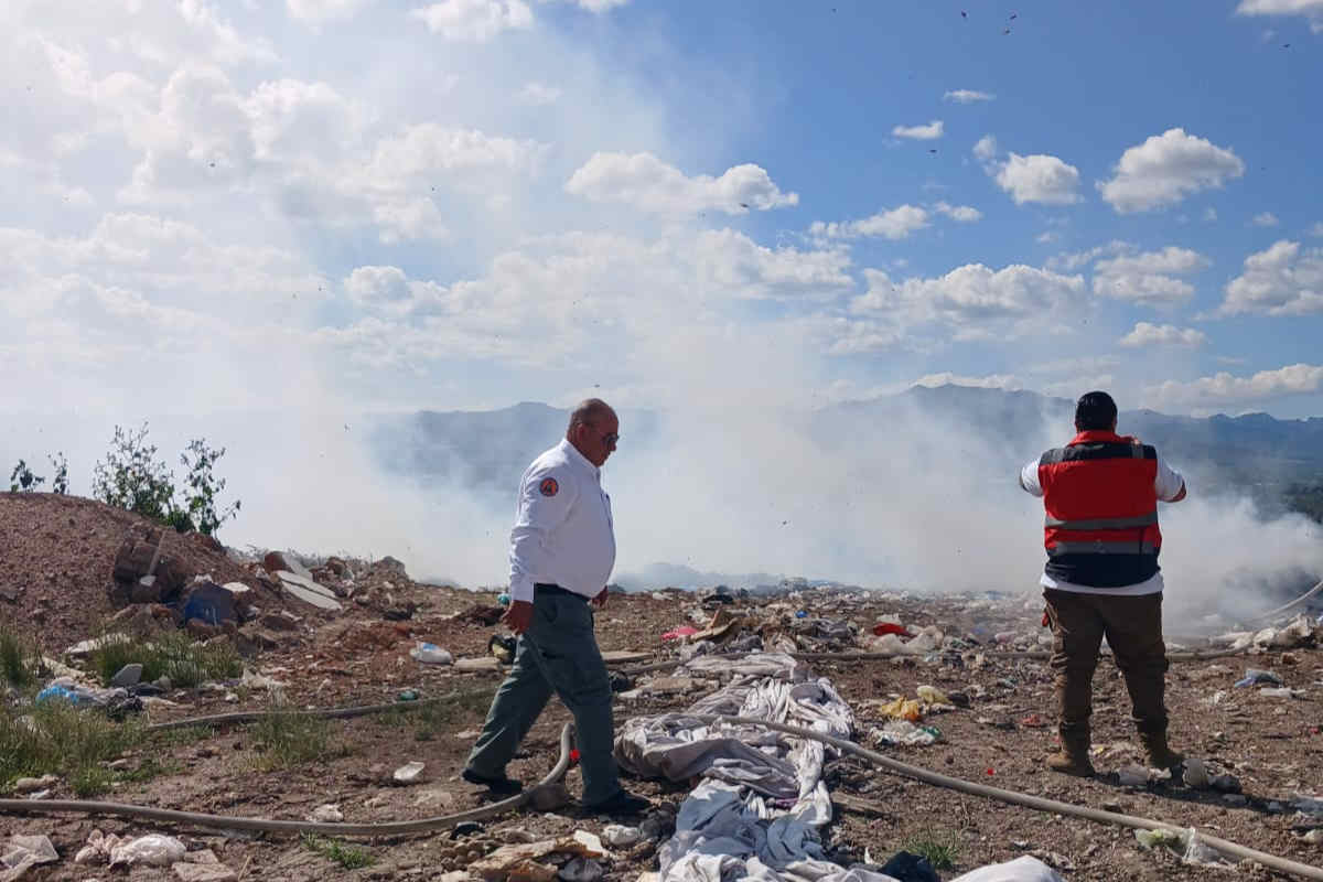 Protección Civil y Bomberos logran controlar incendio en el basurero de Jerez