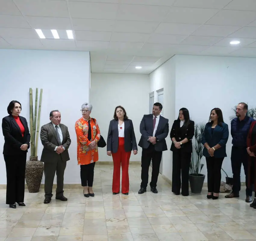 Rinden protesta la directora y la subdirectora del Centro Estatal de Justicia Alternativa