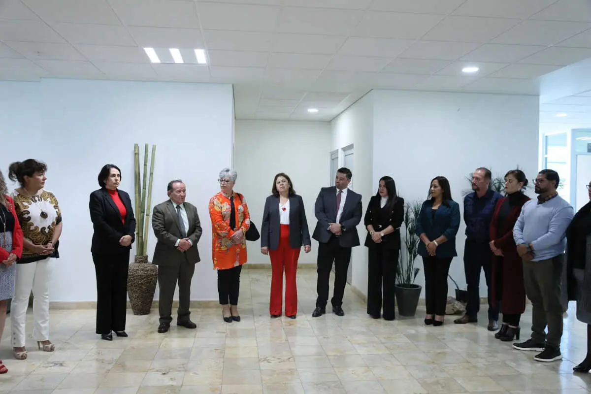 Rinden protesta la directora y la subdirectora del Centro Estatal de Justicia Alternativa |