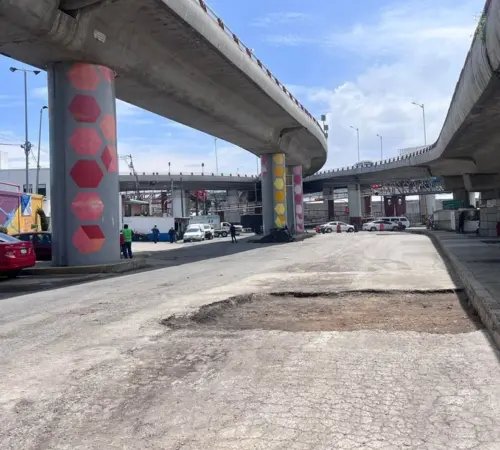 Avenida Central cerrada por labores de bacheo en Cuautitlán Izcalli