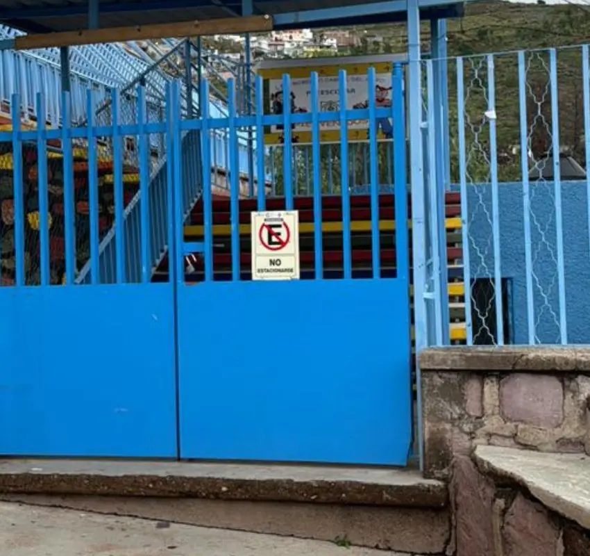 Continúa el paro de labores en el preescolar Roberto Cabral del Hoyo