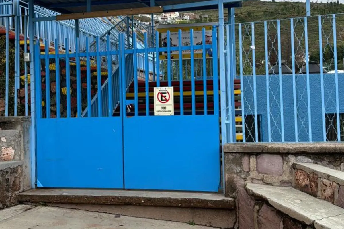Continúa el paro de labores en el preescolar Roberto Cabral del Hoyo |