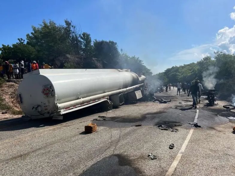 En Haití explota camión con combustible, hay al menos 16 muertos